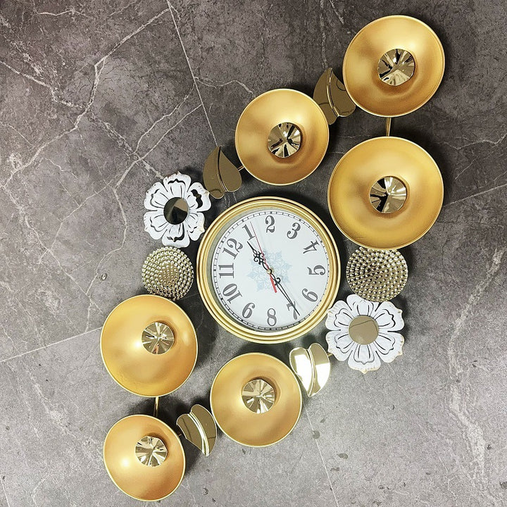Elegant Decorative Wall Clock with Floral Accents Bowlift