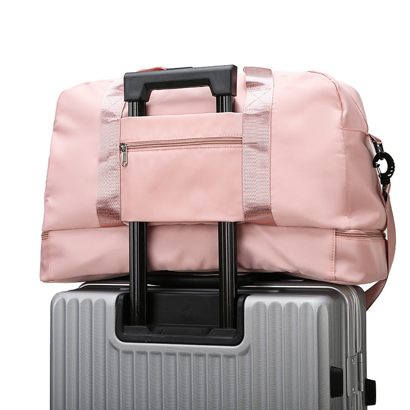 Sporty travel bag with adjustable shoulder strap Bowlift