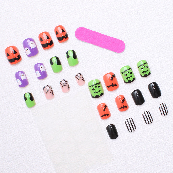 Nail art set with Halloween motifs and creative 3D accents Bowlift