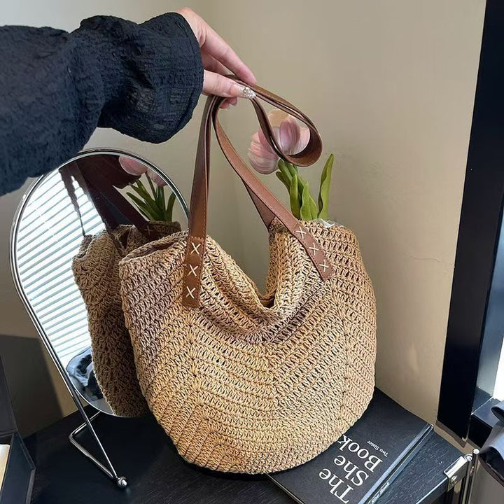 Handcrafted beach bag with elegant leather handles Bowlift