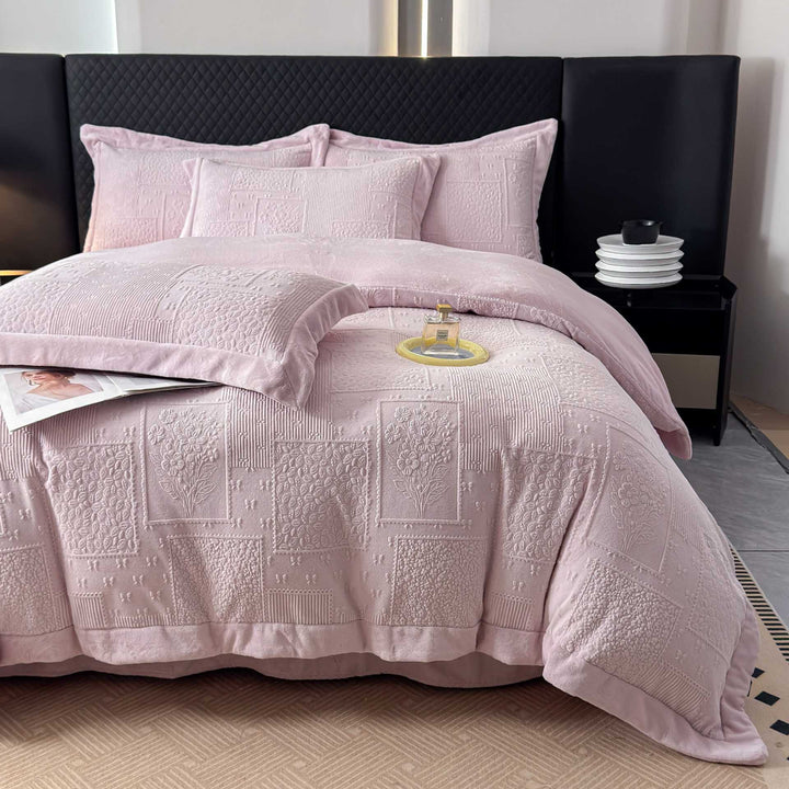 Quilted cotton bedspread set with floral patchwork relief