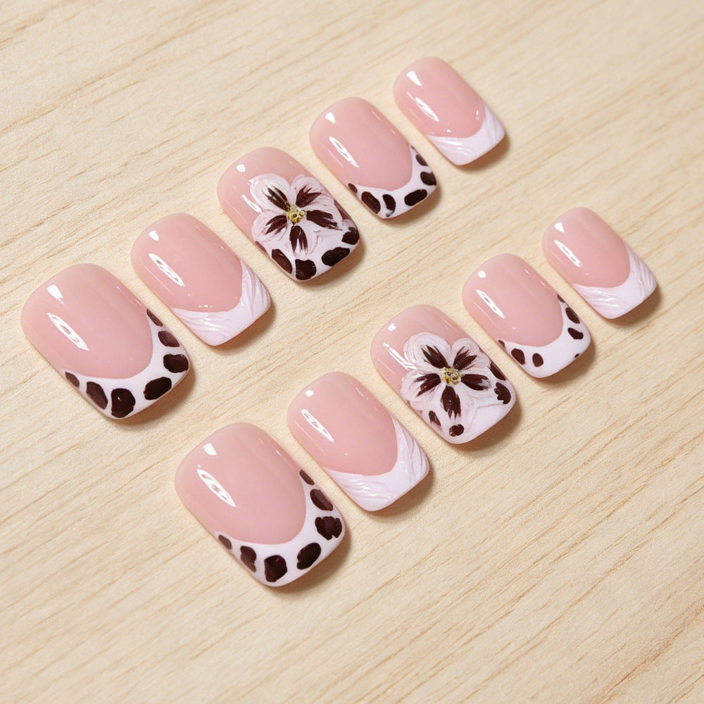 Elegant Floral Decorative Press-On Nails Bowlift