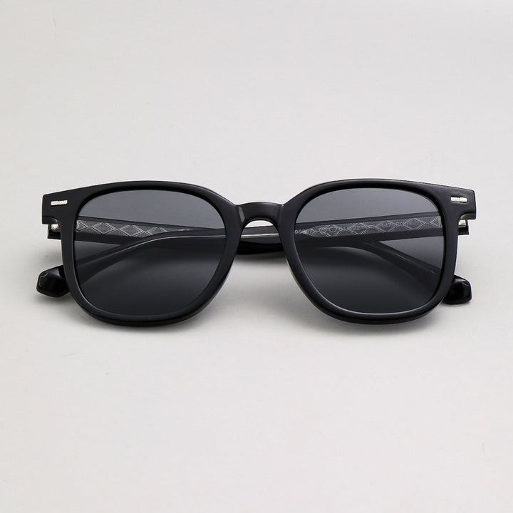 Women’s fashionable sunglasses with distinctive rectangular frame and UV protection Bowlift