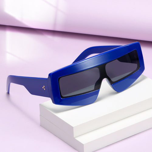 Women futuristic sunglasses in chunky design Bowlift