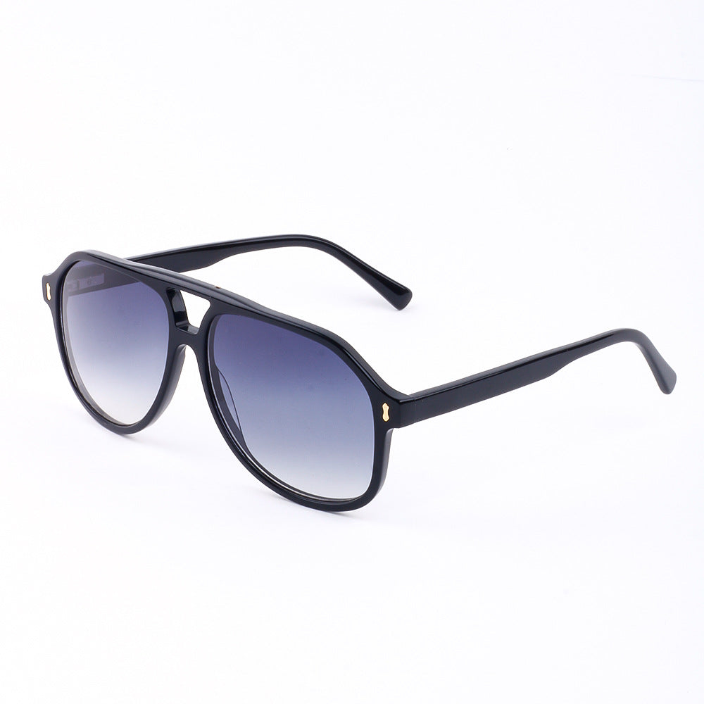 Women's modern sunglasses with innovative Bowlift frame