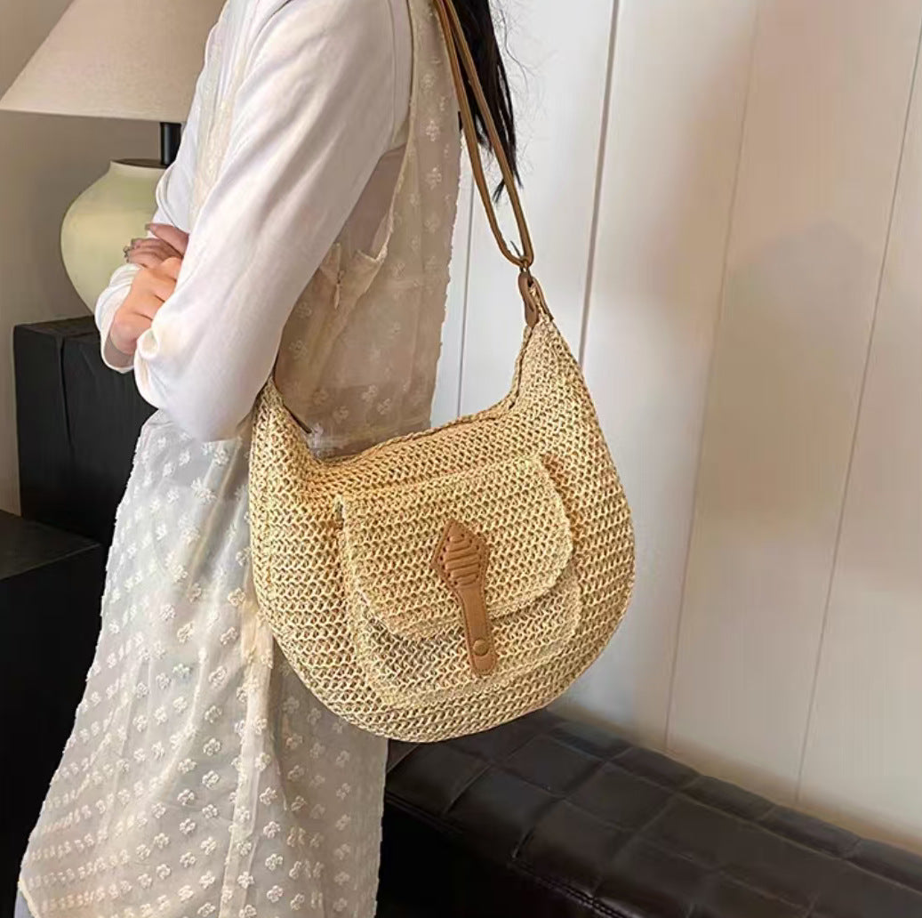 Handcrafted Shoulder Bag in Modern Boho Style Bowlift