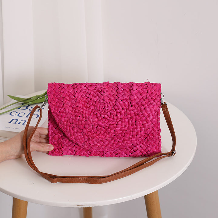 Handcrafted basket bag in elegant wave pattern Bowlift