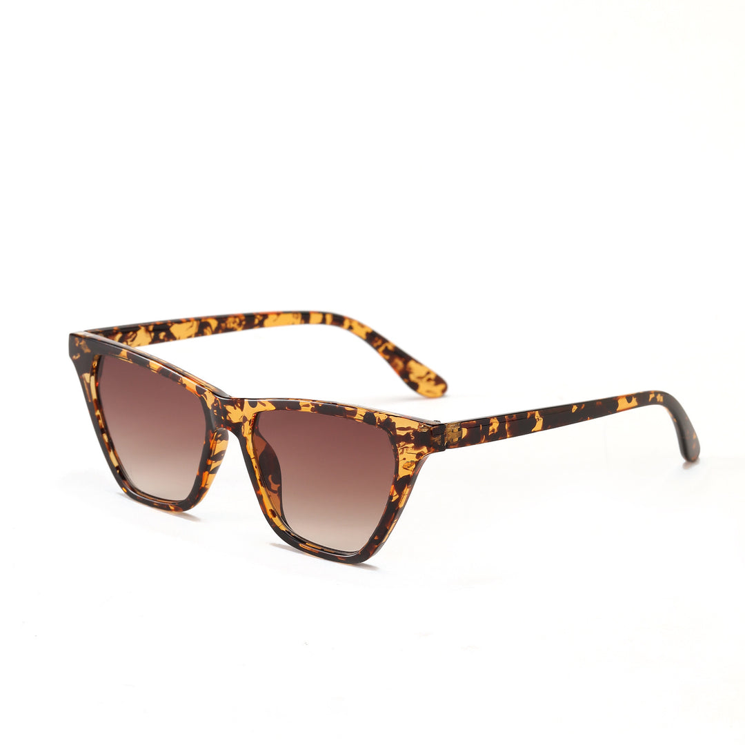 Women Cat-Eye Sunglasses with modern, translucent frame Bowlift