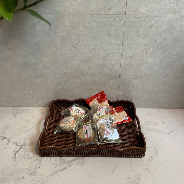 Ladies elegant serving tray made of high-quality weave Bowlift