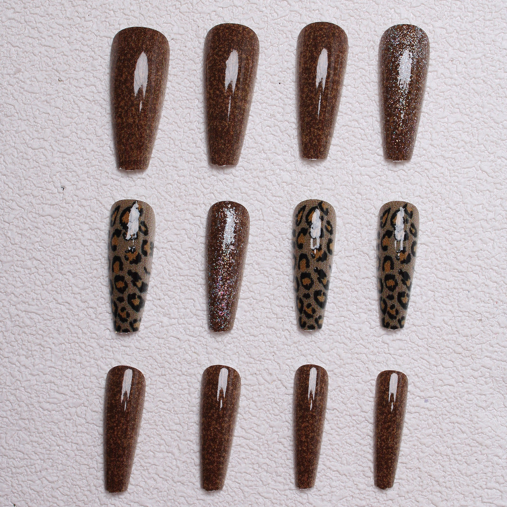 Trendy Press-On Nail Set Bowlift