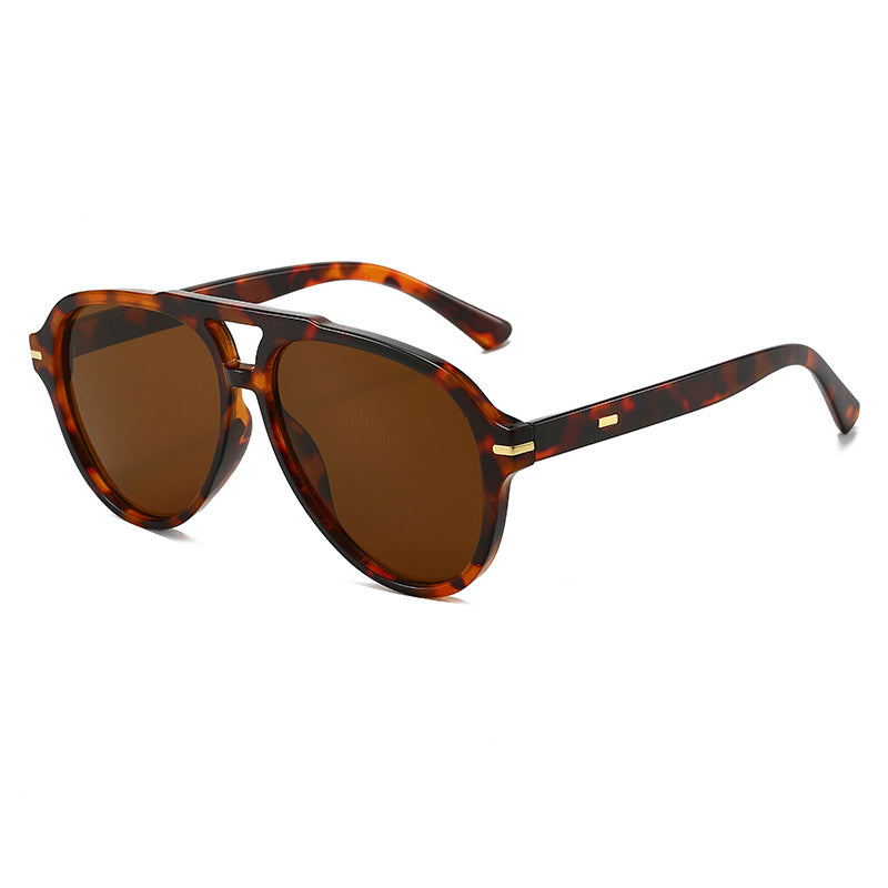 Women's fashionable sunglasses with stylish tortoise frame Bowlift