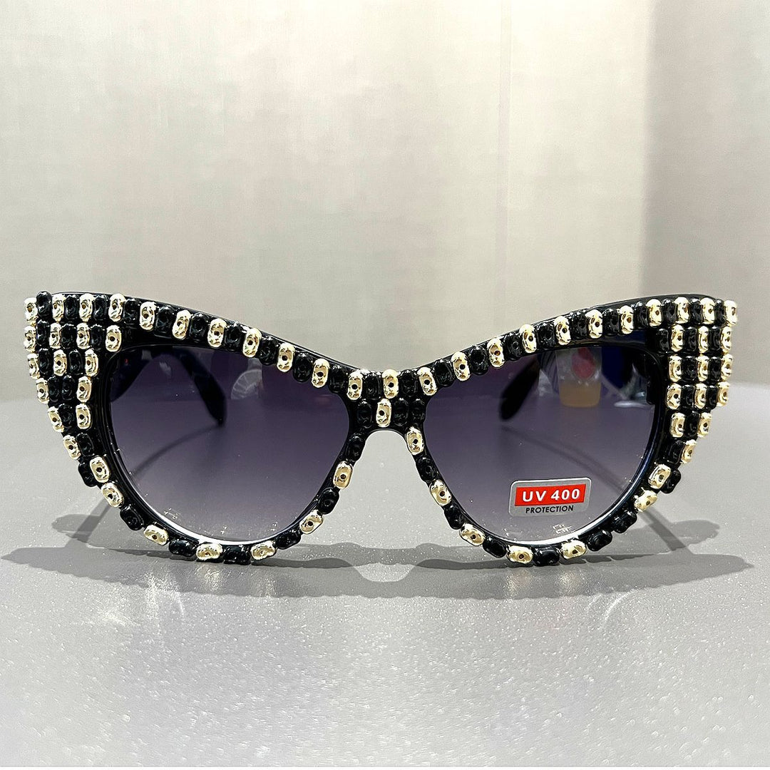 Women Cat-Eye Sunglasses with Color Accented Frame Bowlift