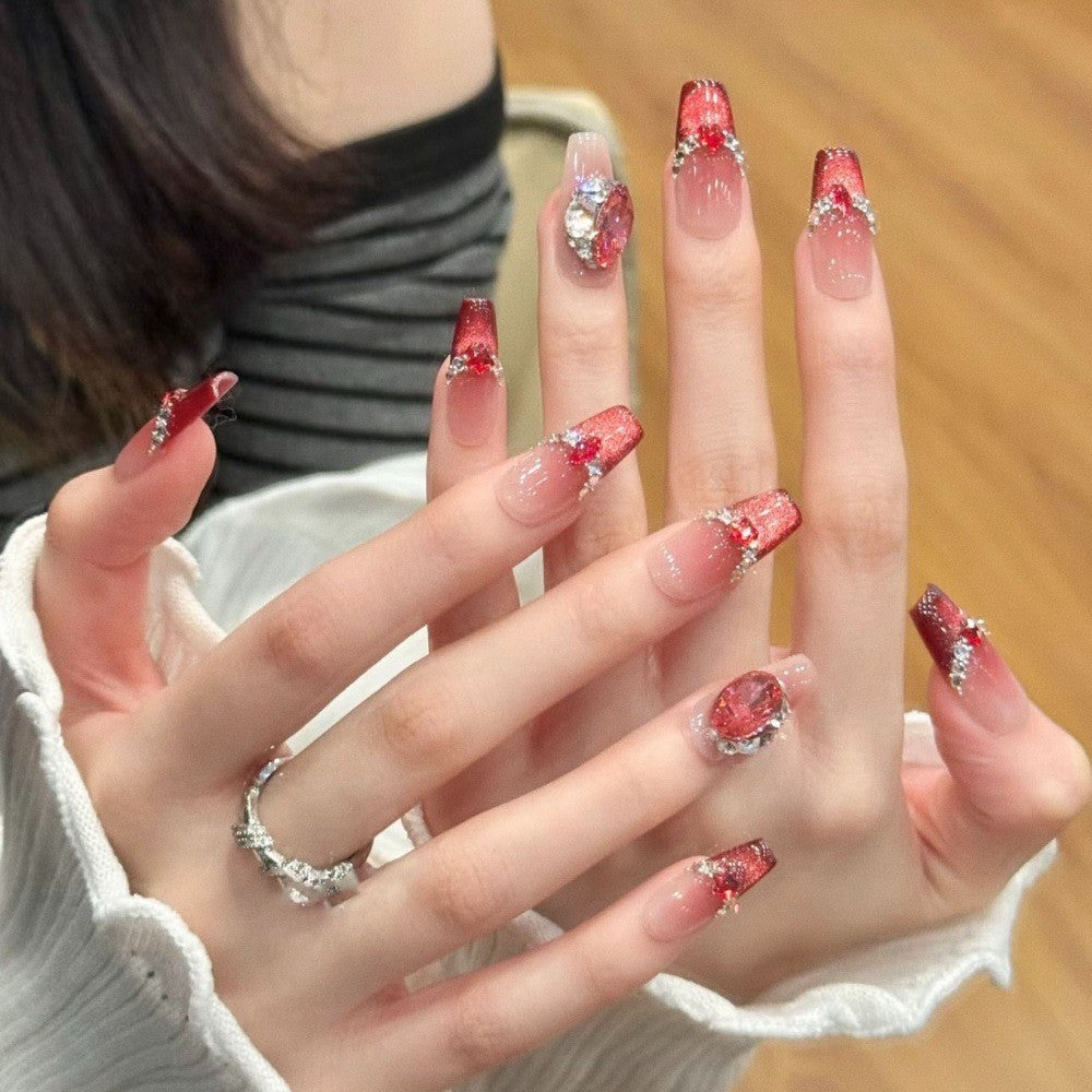 Glamorous and Sparkling Art Nails Bowlift