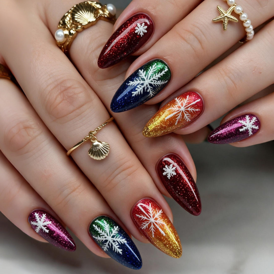 Artificial nails with sparkling snowflake design Bowlift