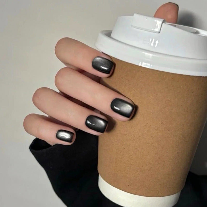 Artificial nails with holographic shine Bowlift