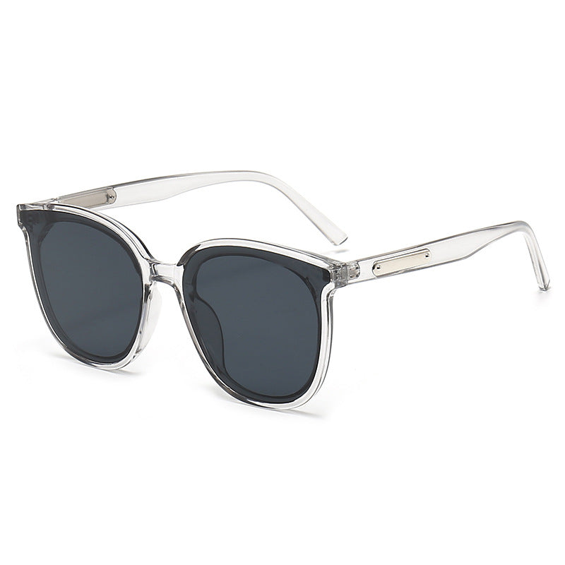 Fashion-Forward Oversized Sunglasses
