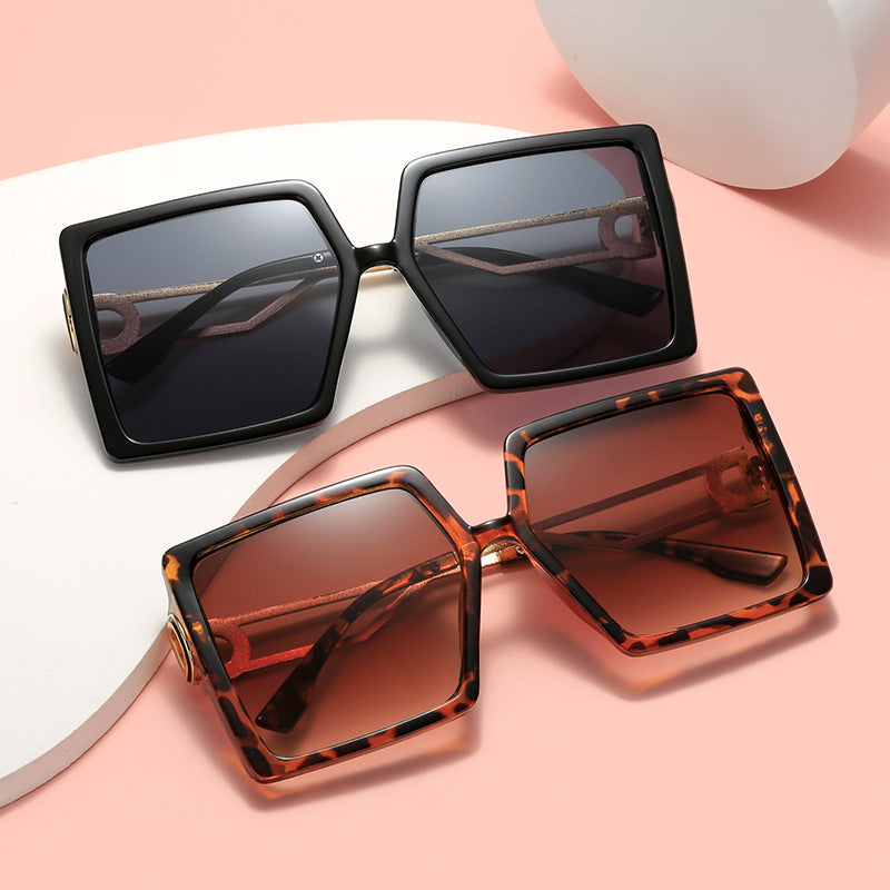 Women's oversized square sunglasses with elegant metal frame and polarizing lenses Bowlift