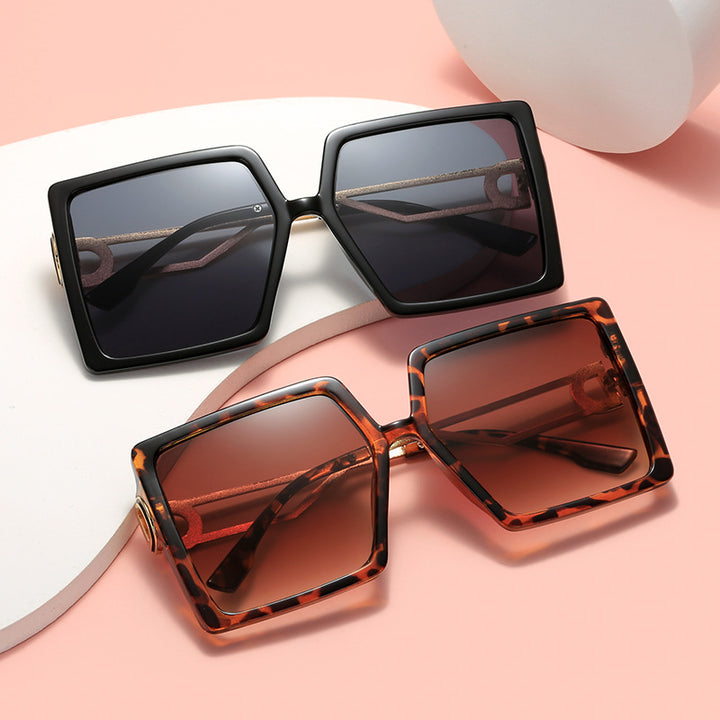 Women's oversized square sunglasses with elegant metal frame and polarizing lenses Bowlift