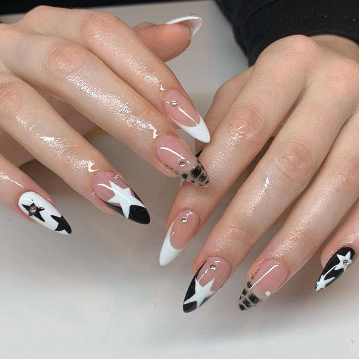 Star-Decorated Stiletto Nail Art Extensions Bowlift