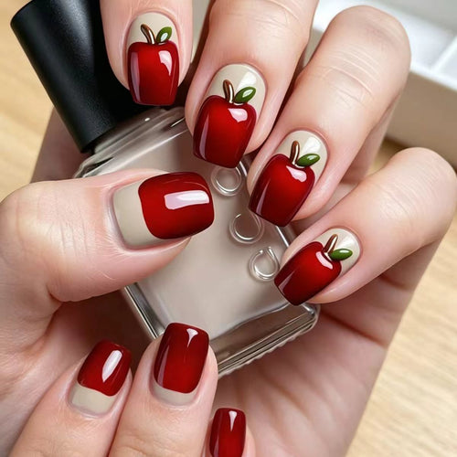 Artificial nails with playful apple motif Bowlift