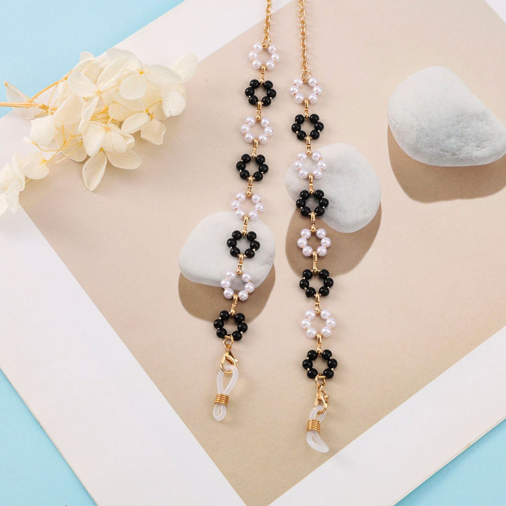 Elegant Beaded Eyewear Chain Bowlift