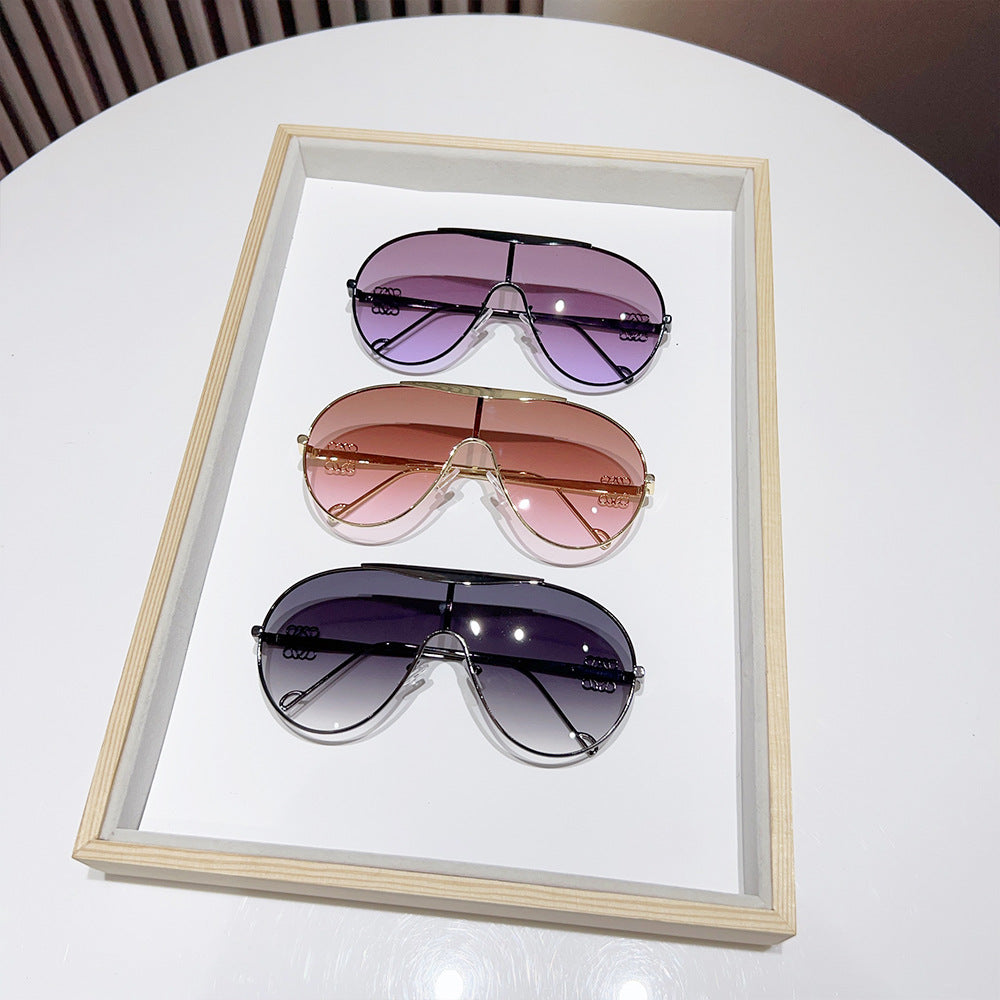 Oversized Aviator Sunglasses with Gradient Lenses Bowlift