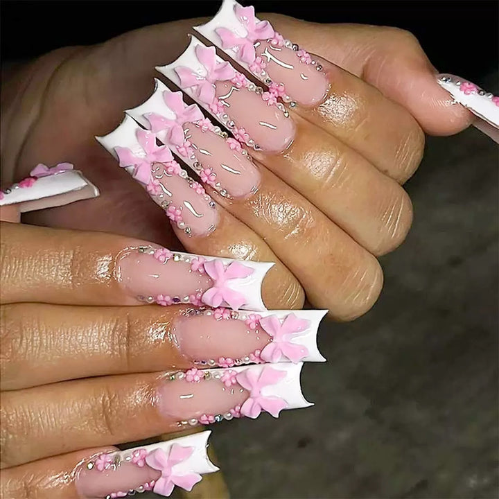 Nail set with elegant 3D flower and pearl decorations Bowlift