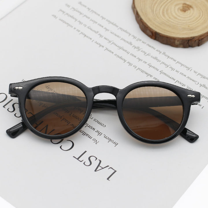 Ladies' Round Sunglasses with Elegant Design Bowlift