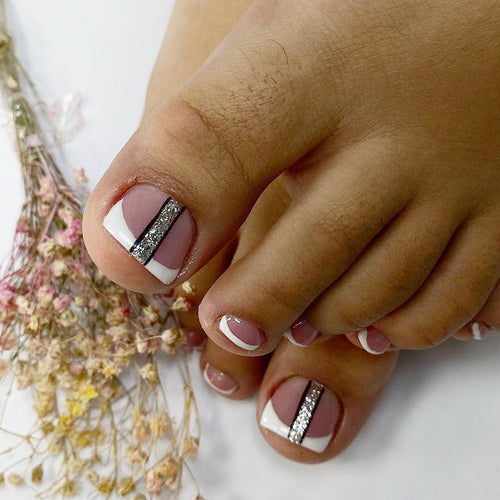 Artful toenail design with glamour accents Bowlift