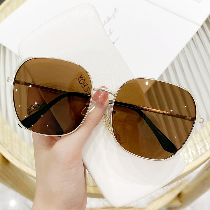 Ladies oversized sunglasses with protective UV protection and elegant metal frame Bowlift