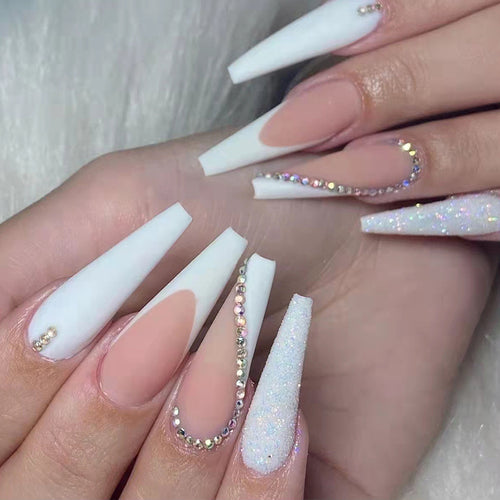 Artificial Nail Set with Elegant Rhinestone Decorations Bowlift