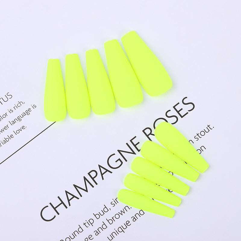 Elegant Fake Nails Bowlift