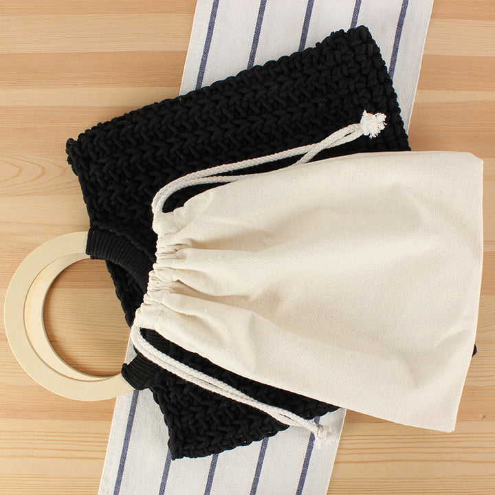 Handbag with Modern Geometric Knit Design Bowlift