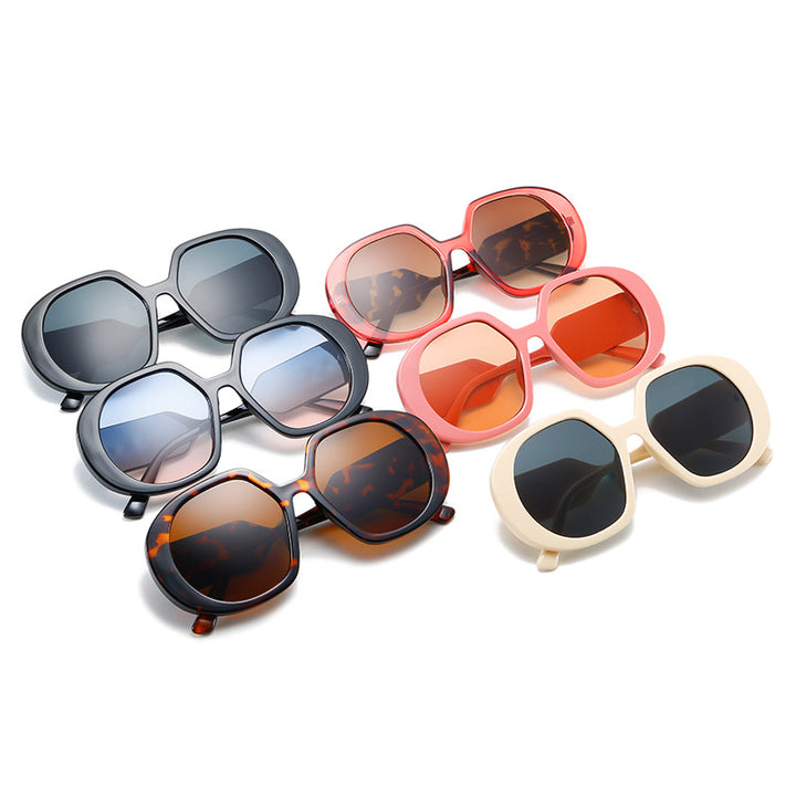 Women oversized sunglasses with distinctive frame and UV protection Bowlift