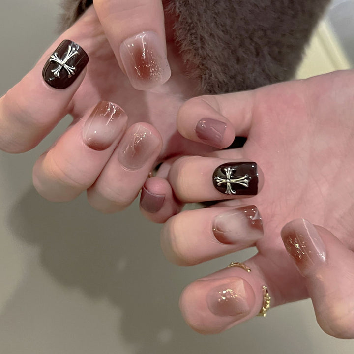 Artful nail extensions with an elegant leaf pattern Bowlift