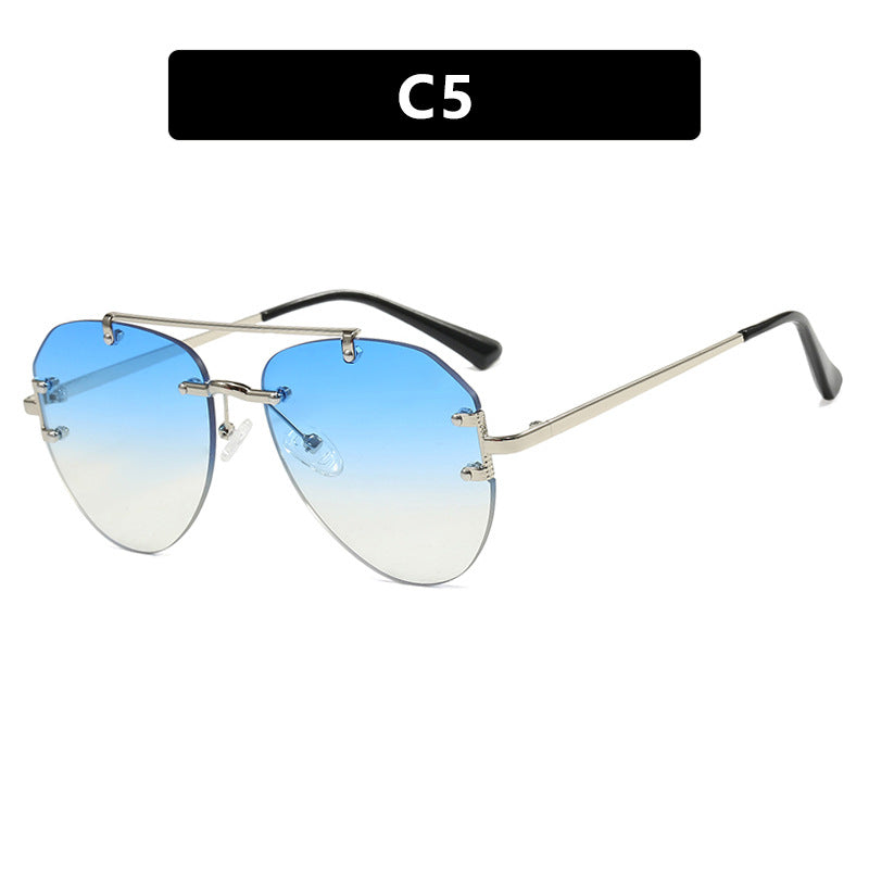 Women modern pilot sunglasses with gradient lenses and slim metal frame Bowlift