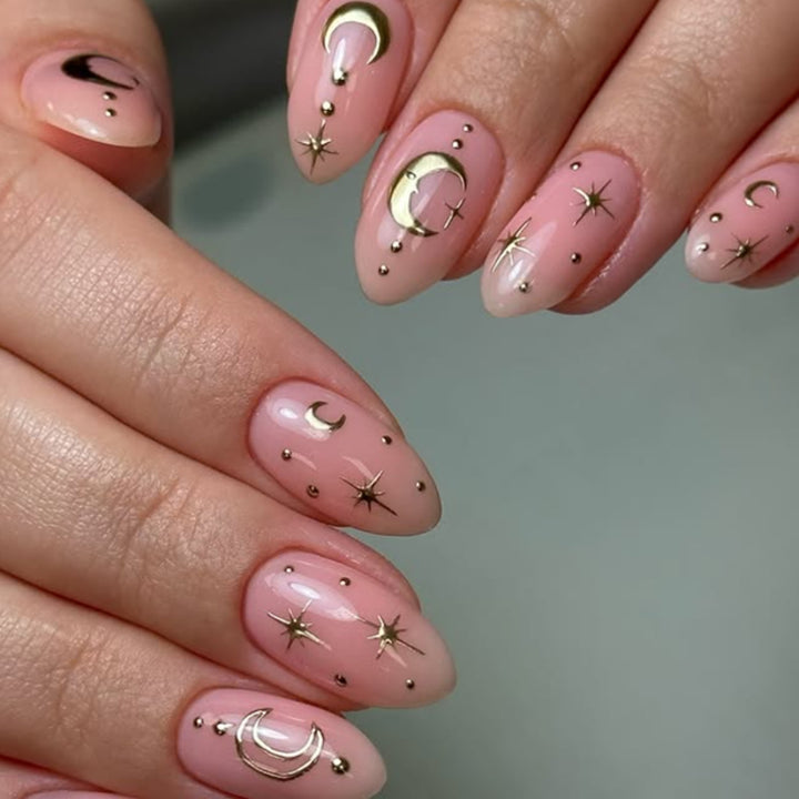 Artificial nail art with playful dots and bows Bowlift
