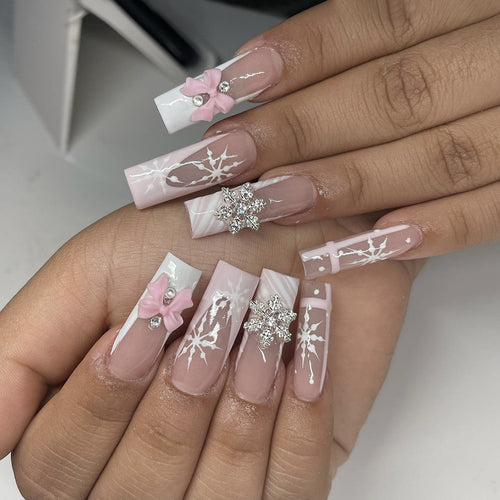 Creative Nail Art Set with Delicate Flower and Glitter Accents Bowlift