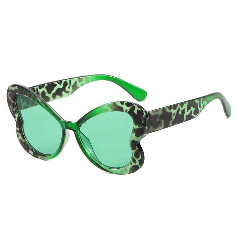 Women's oversized sunglasses in playful butterfly design Bowlift