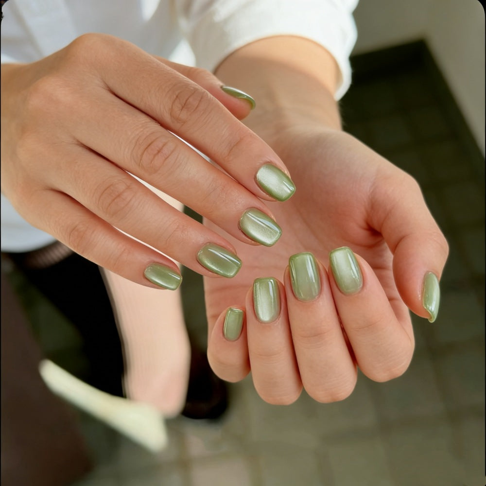 Glossy Elegant Press-On Nail Set Bowlift