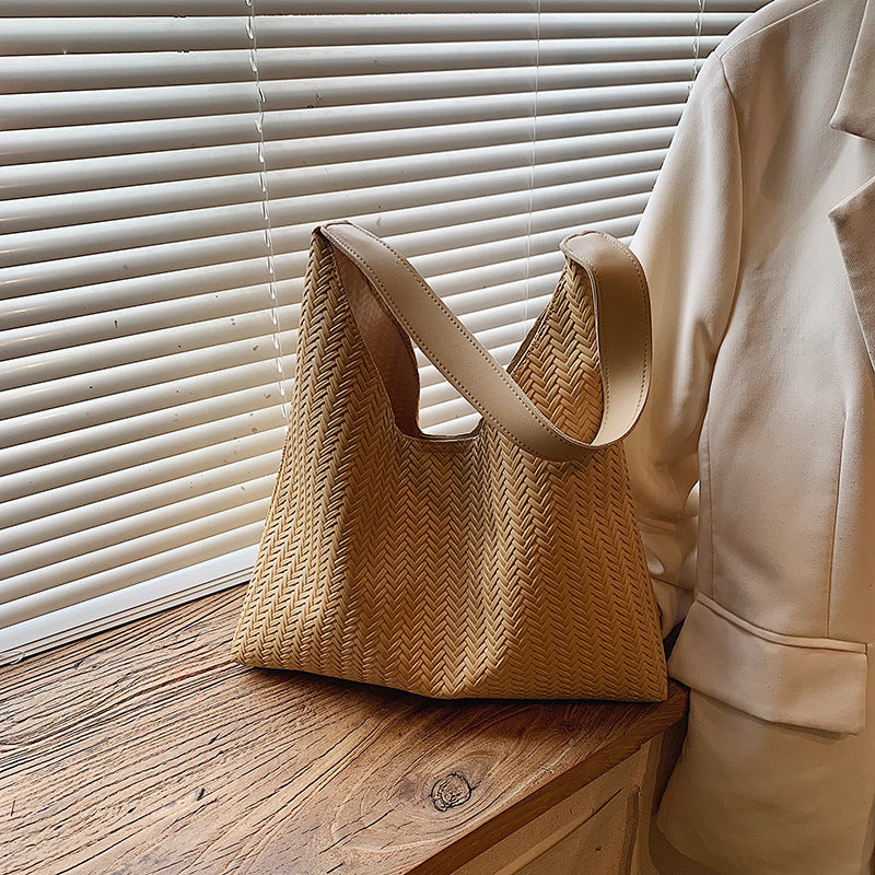 Textured Handbag Bowlift