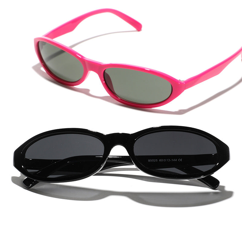 Ladies fashionable sunglasses in stylish retro design Bowlift