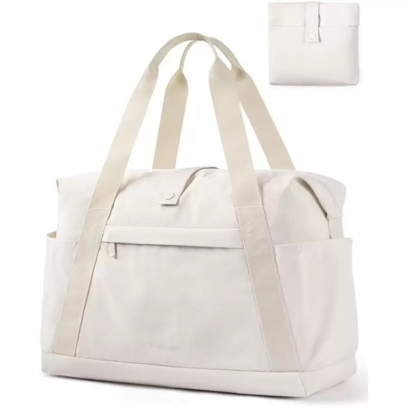 Spacious sports travel bag with multifunctional interior layout Bowlift