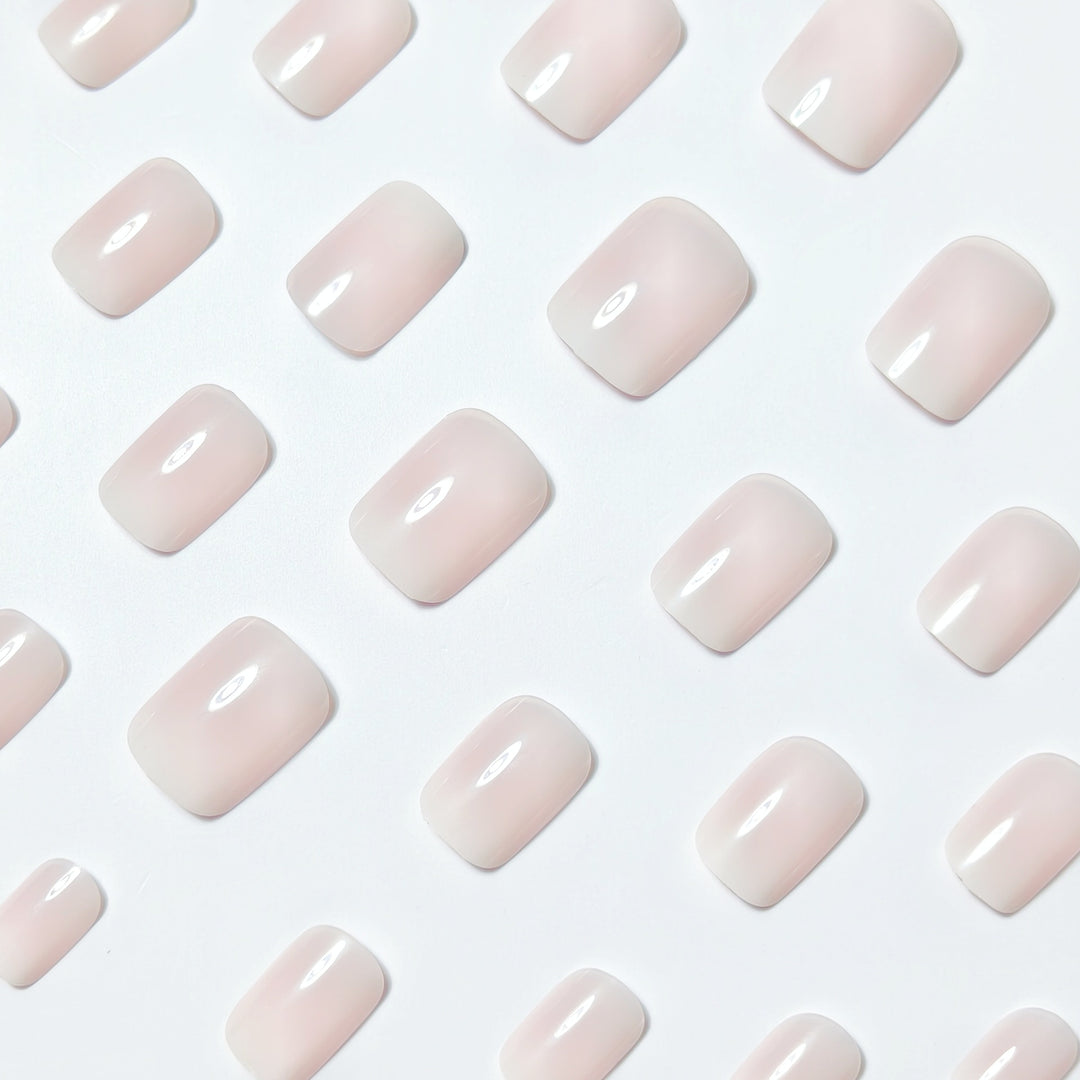Artificial nail with elegant ombre effect Bowlift