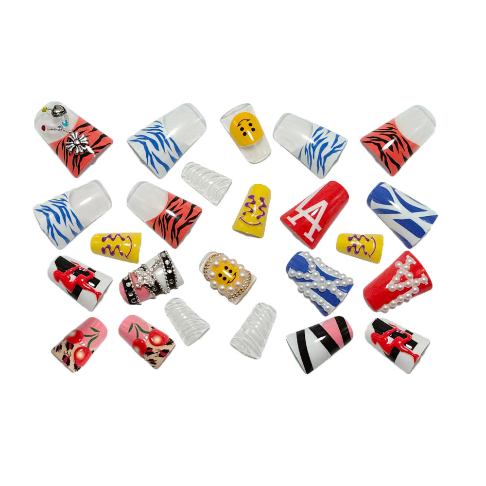 Artificial nails with extravagant designs Bowlift