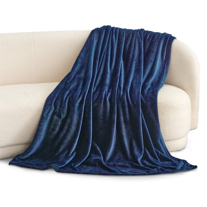 Ladies luxurious fleece blanket with soft texture Bowlift
