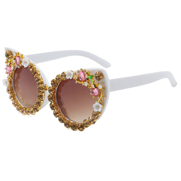 Women's Heart-shaped Sunglasses with Sparkling Accents Bowlift