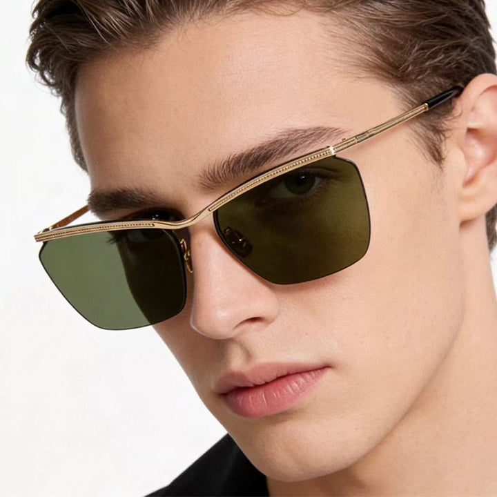Women's Fashion Sunglasses with Delicate Frame and Gentle Gradient Bowlift