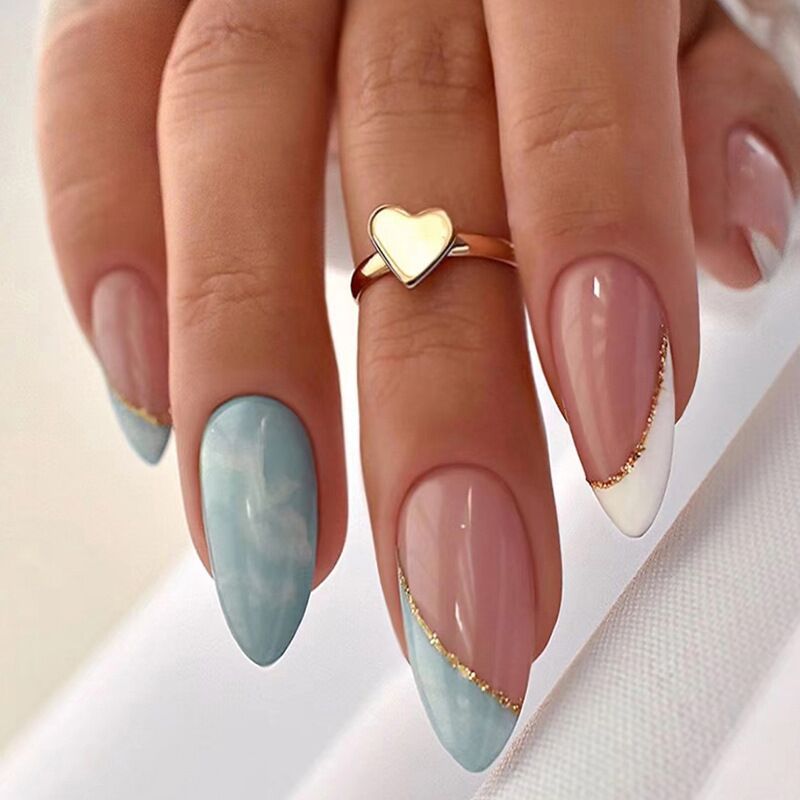 Elegant Stiletto Press-On Nails Set with Gold Accent Bowlift
