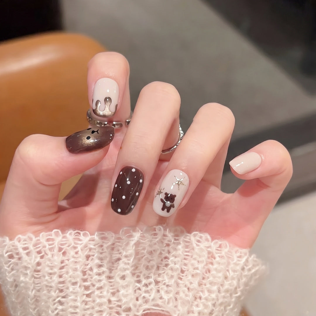 Whimsical Animal-Themed Press-On Nail Art Set Bowlift